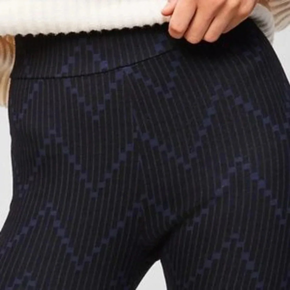 NWT LOFT Lou & Grey Zig Zag Ponte Leggings - Picture 3 of 4